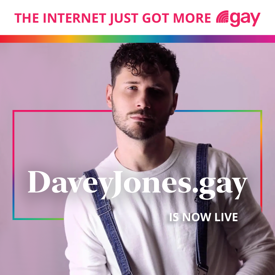DaveyJones.gay Showcases High-Fashion Photography